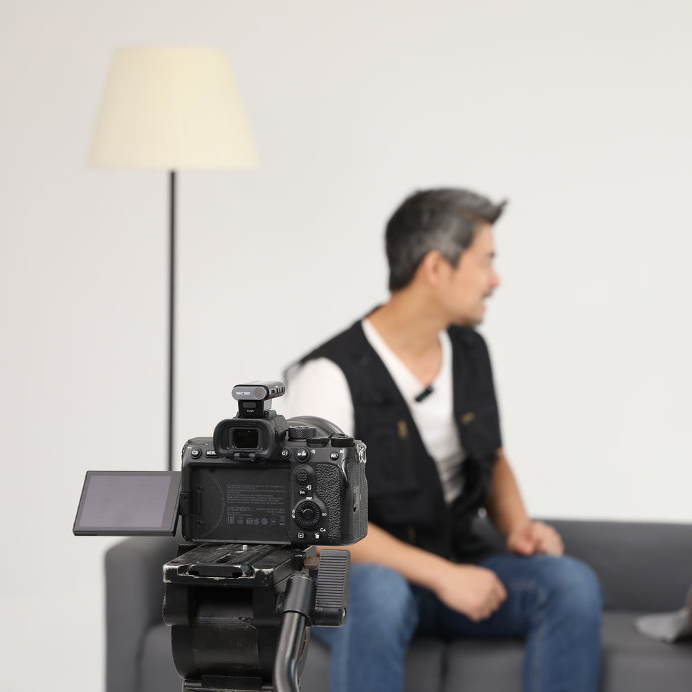 How to Choose Between a Wireless Lavalier Microphone vs. Wired Lavalier Microphone